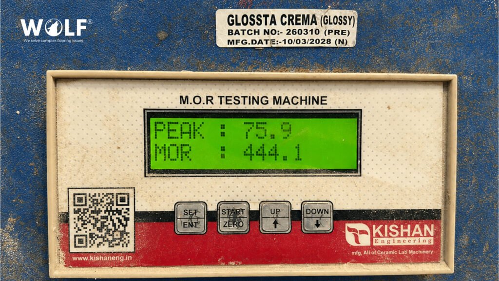 In-house strength testing of a porcelain tile batch at the Wolf factory